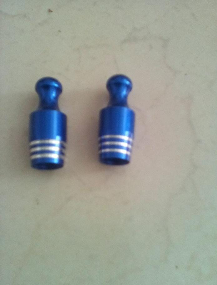 tapa valvula aluminio lujo